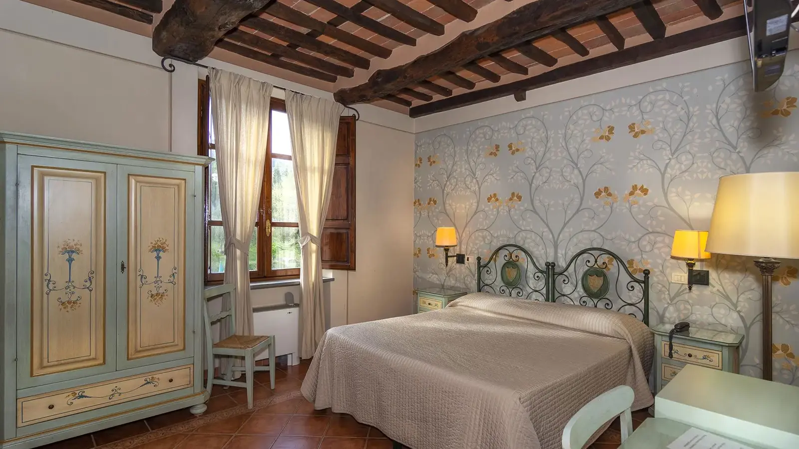 شقق واسعة بإطلالة على الحديقة مزودة بشرفات