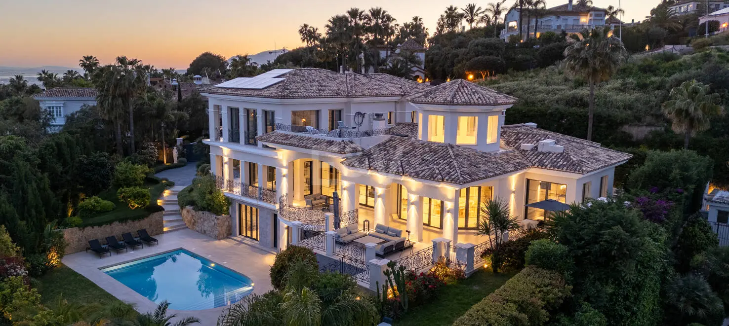 فيلا أنيقة بإطلالة جبلية وتصميم حديث