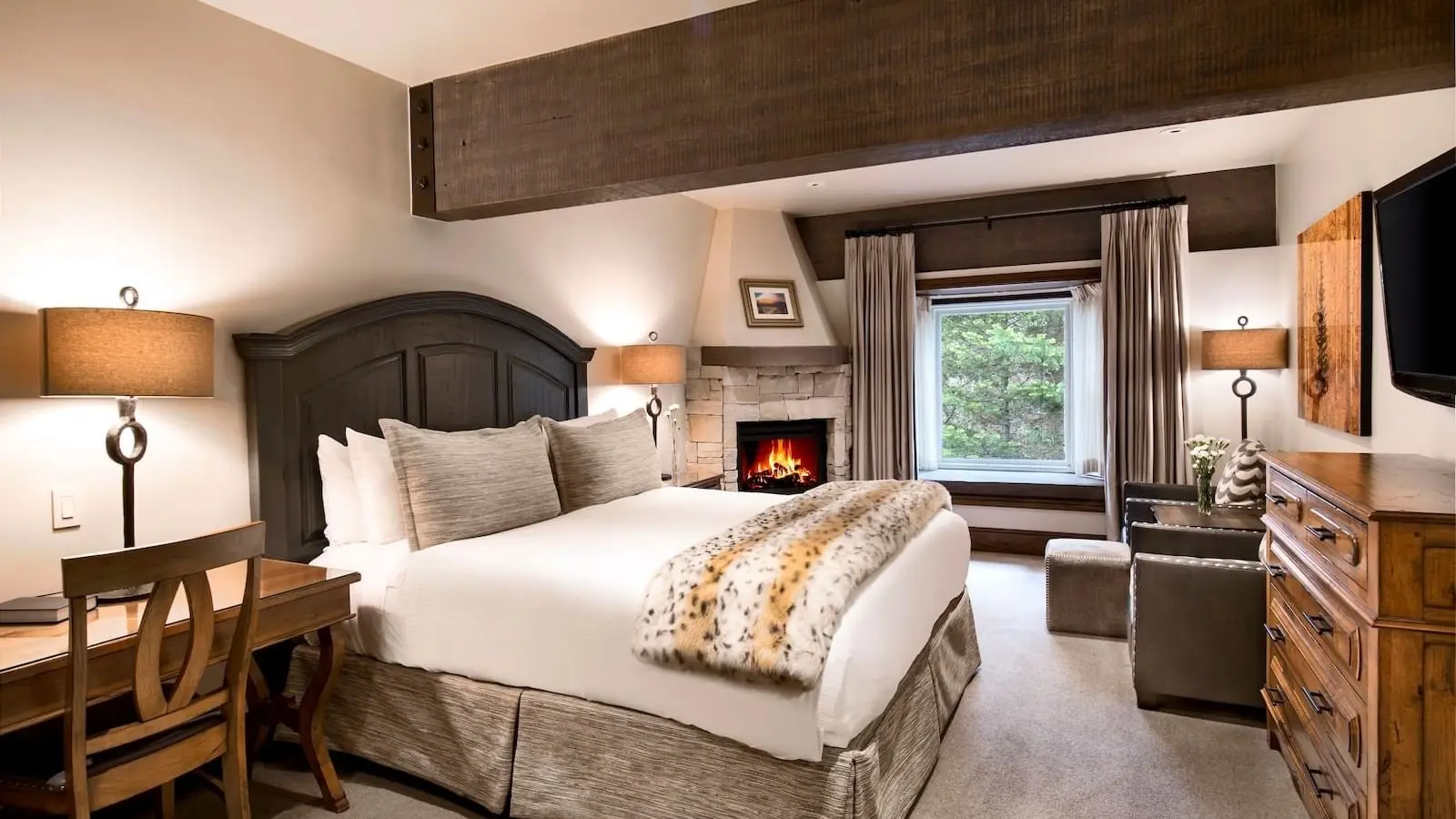 منزل عائلي ساحر مع حديقة وجراج خاص