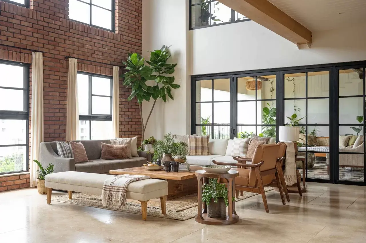 دوبلكس جميل بتصميم عصري ومخطط مفتوح