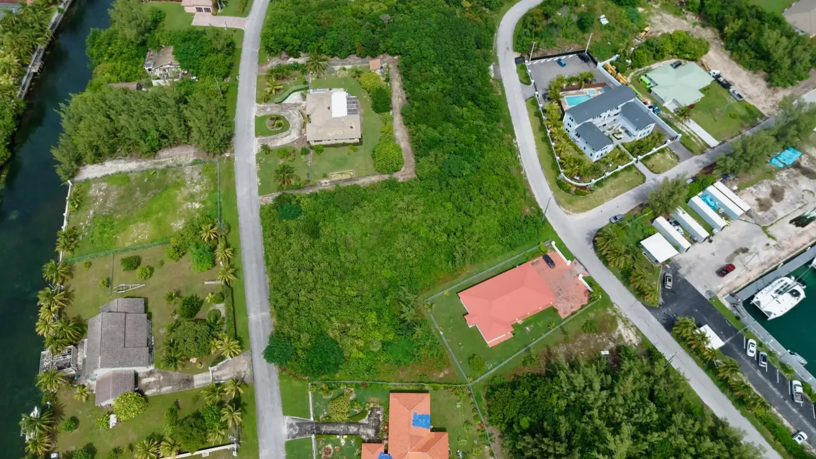 Parka Yakın Banliyö Konut Arazisi Satılık