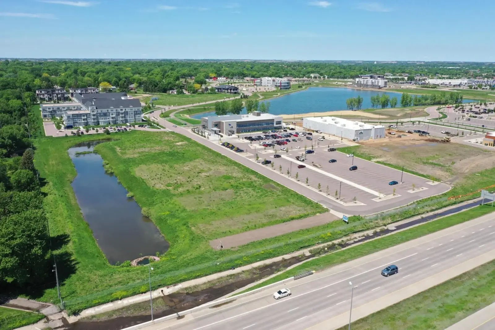 Görünürlüğü Yüksek Otoyol Cepheli Ticari Arazi