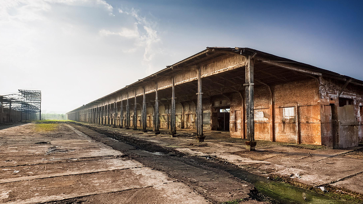 موقع تصنيع مع بنية تحتية قائمة ومناسبة