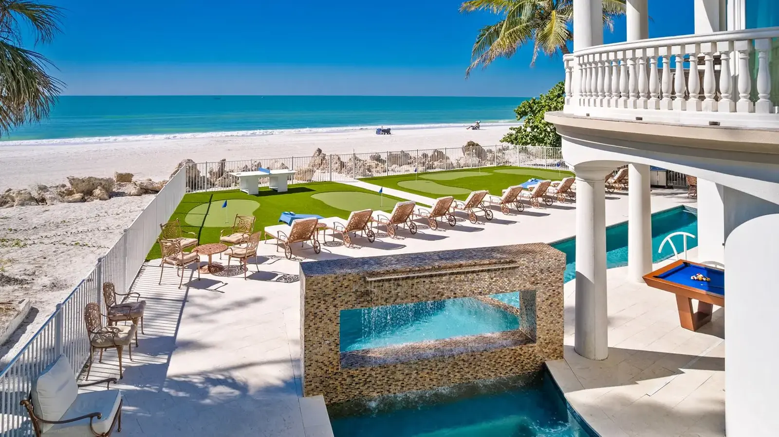 منزل عطلات على الشاطئ مع وصول مباشر إلى الرمال الذهبية