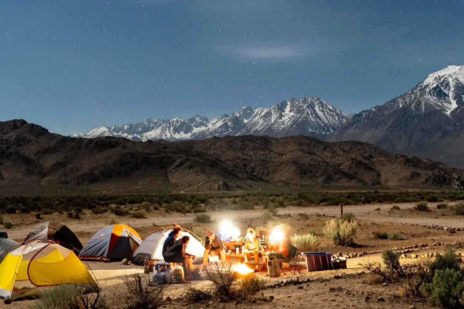 Kamp ve Açık Hava Aktiviteleri için Büyük Rekreasyon Alanı