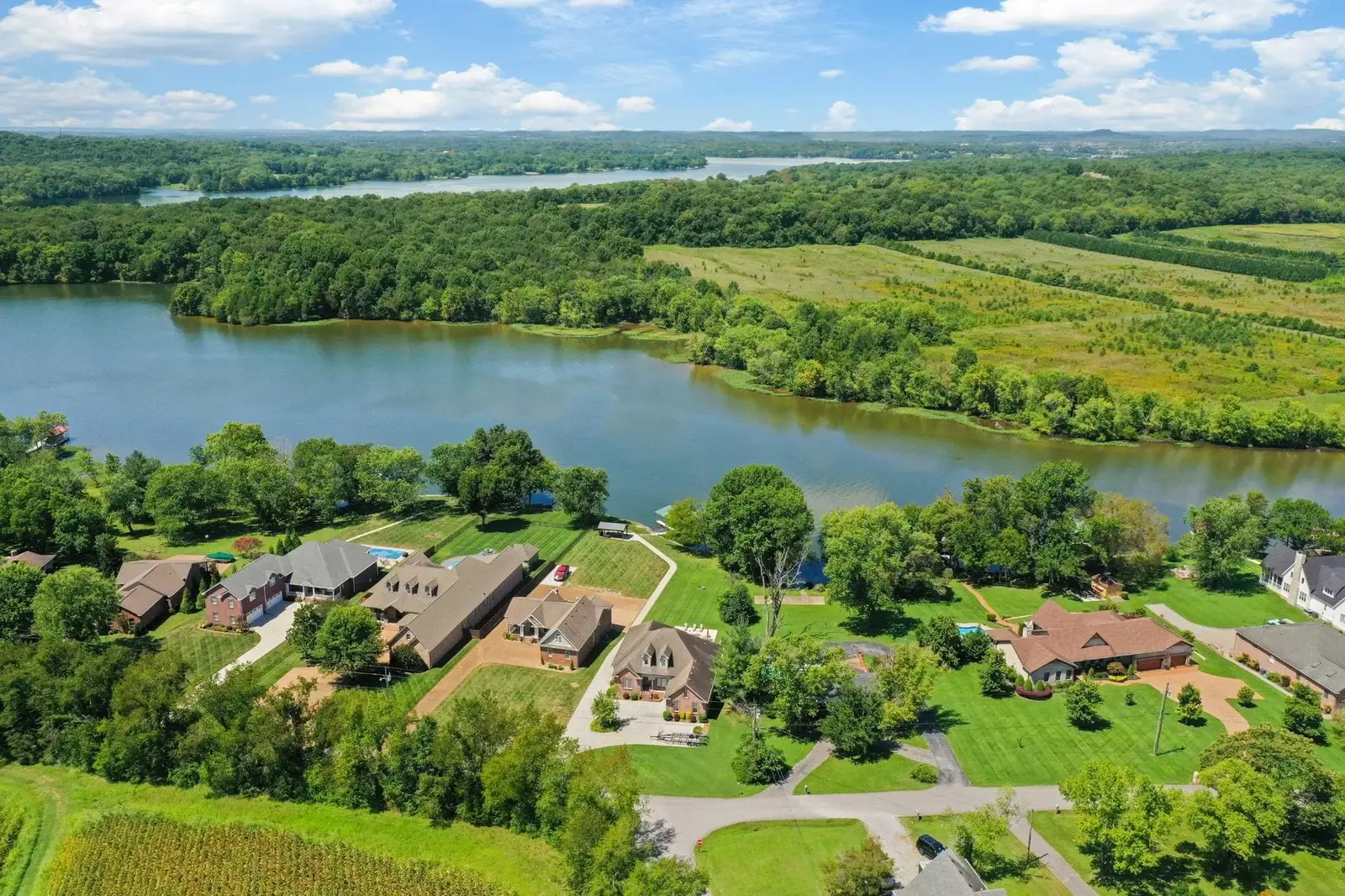 Balık Tutma Erişimi Olan Su Kenarı Rekreasyon Mülkü