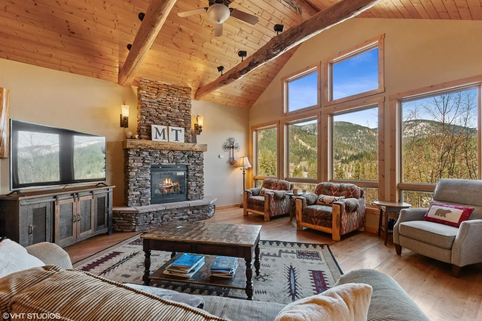 ملكية منتجع للتزلج في الجبال مع وصول مباشر إلى المنحدرات