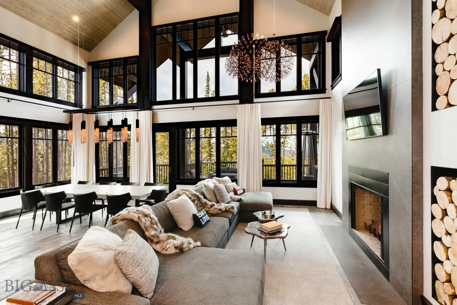 ملكية منتجع للتزلج في الجبال مع وصول مباشر إلى المنحدرات