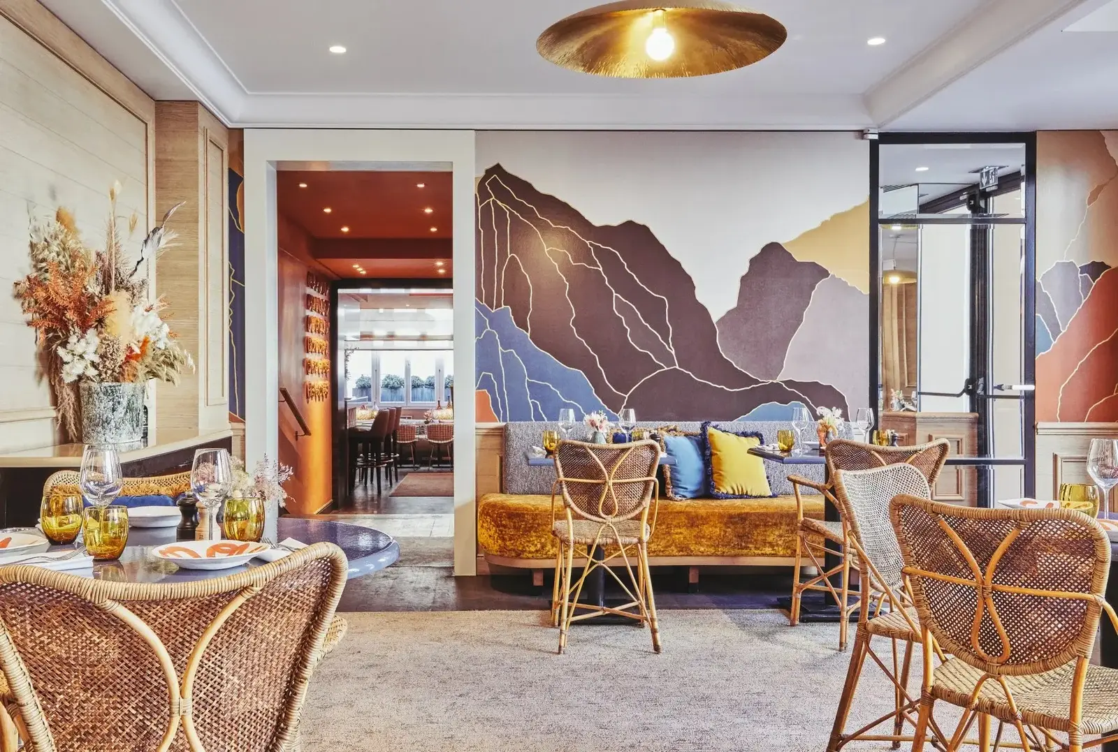 فندق غراند رويال الفاخر مع مرافق خمس نجوم