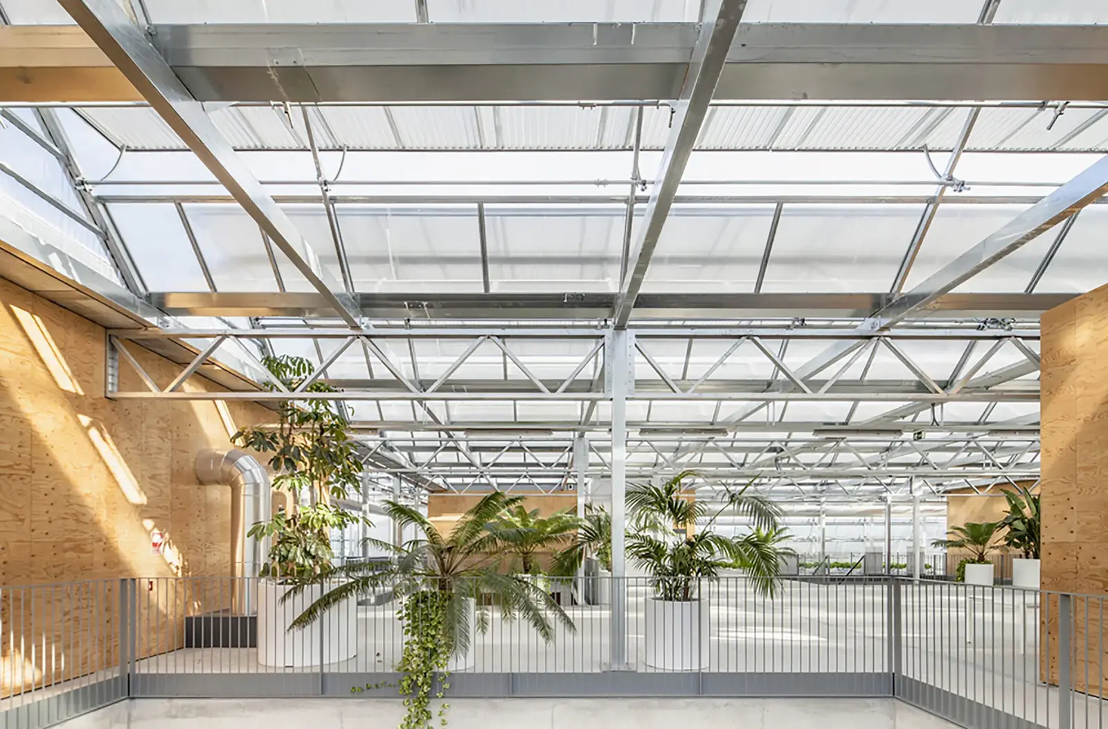 مصنع نسيج حديث مع معدات مبتكرة