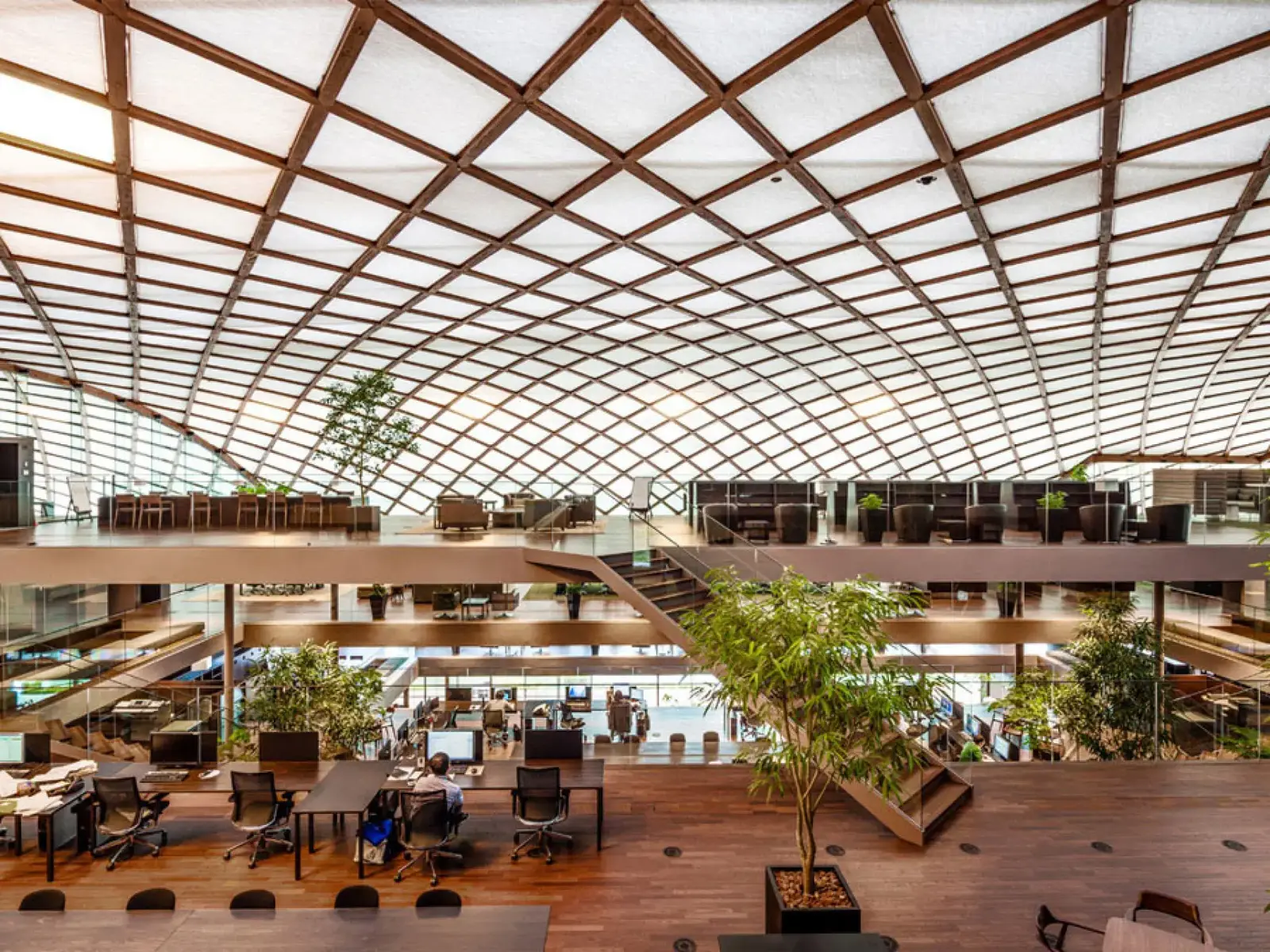 Sürdürülebilir Uygulamalara Sahip Ekolojik Ambalaj Fabrikası