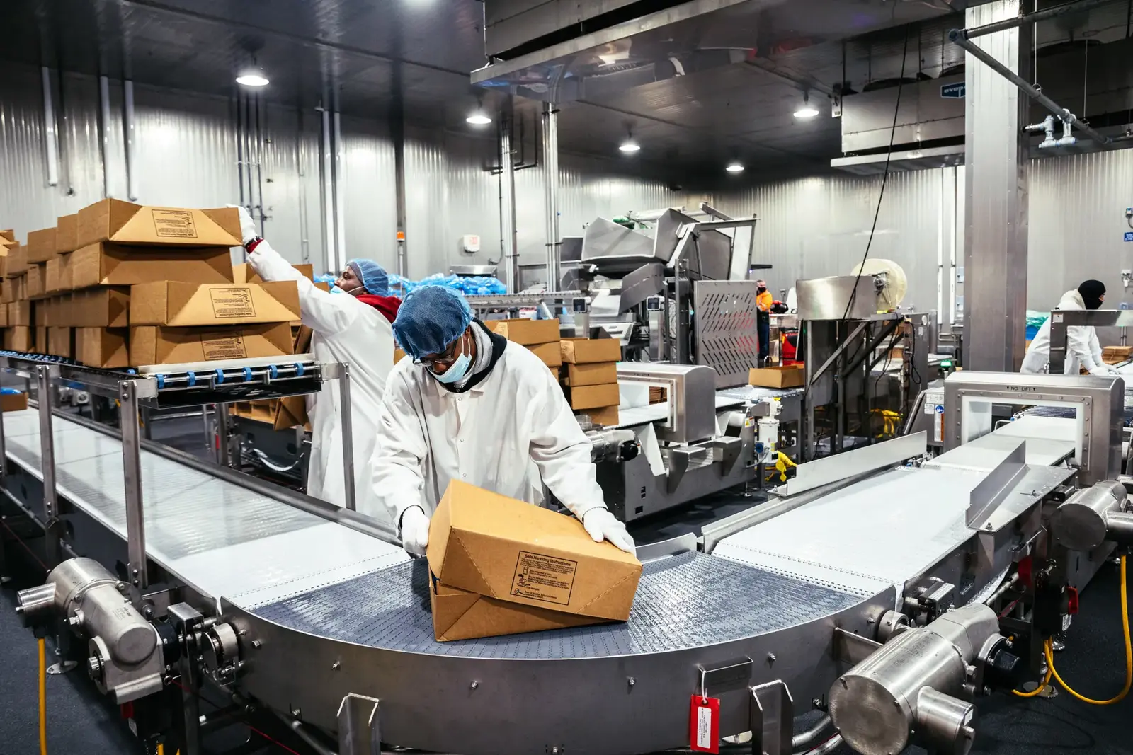 Dağıtım Merkezi ile Verimli Gıda İşleme Fabrikası