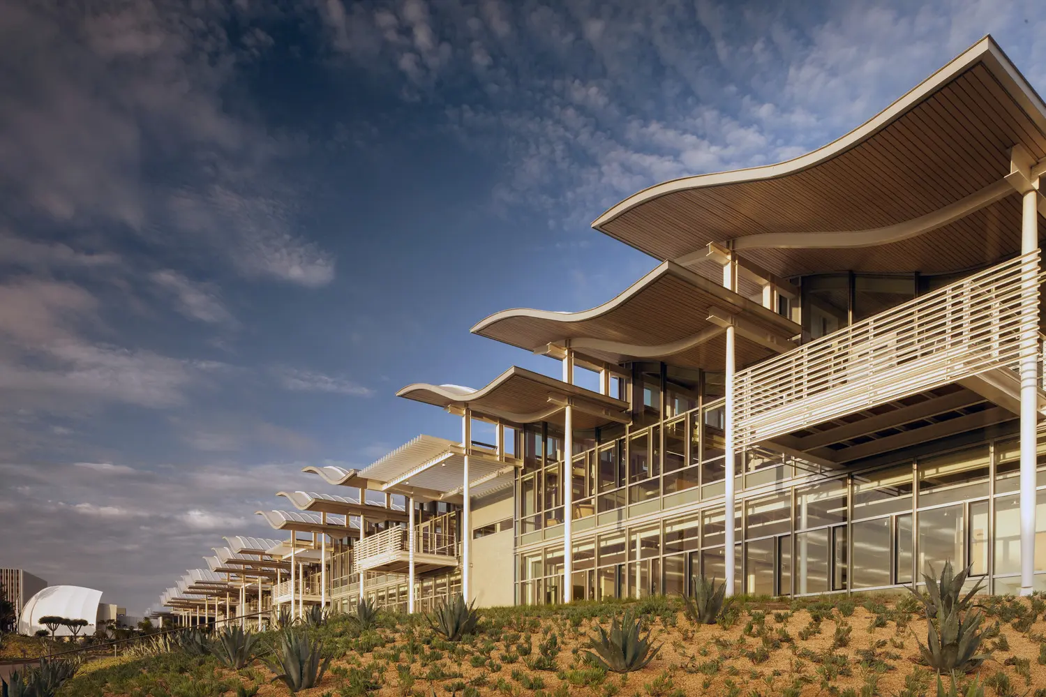 مركز مدني مجتمعي يوفر مساحات ووسائل راحة للفعاليات