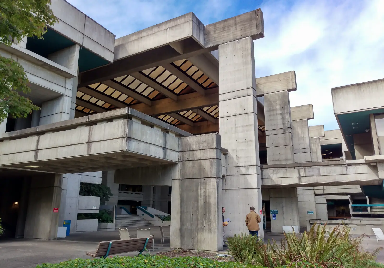 Kamu Hizmetleri ve Ofisleri ile Modern Kamu Merkezi